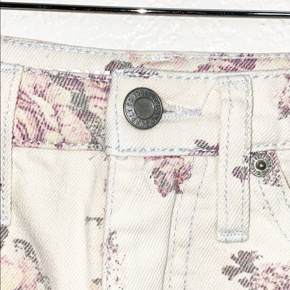 Mossimo Floral Cream Denim High Rise Cuffed Shorts - Picture 4 of 9